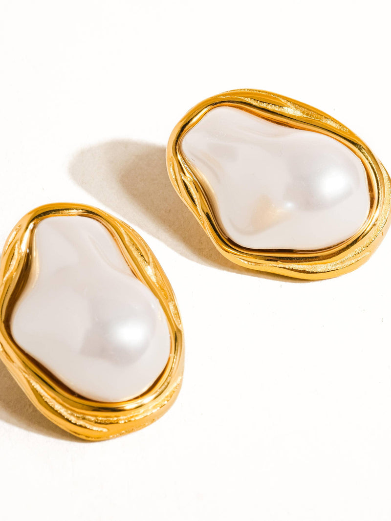 Yasmin 18K Gold Non-Tarnish Classic Pearl Round Earring: Yellow Gold